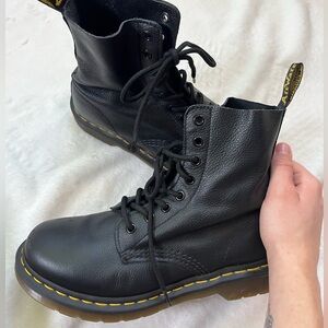 BLACK DOC MARTEN BOOTS AMAZING CONDITION